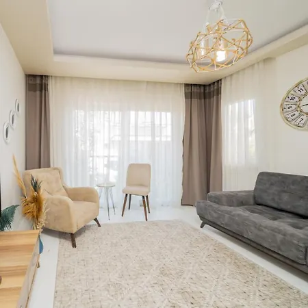 Charming Flat W Balcony 3 Min To Antalya