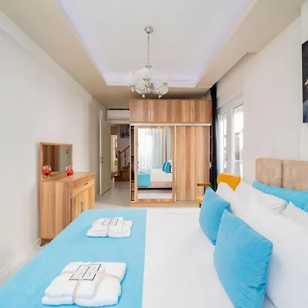 Charming Flat W Balcony 3 Min To *