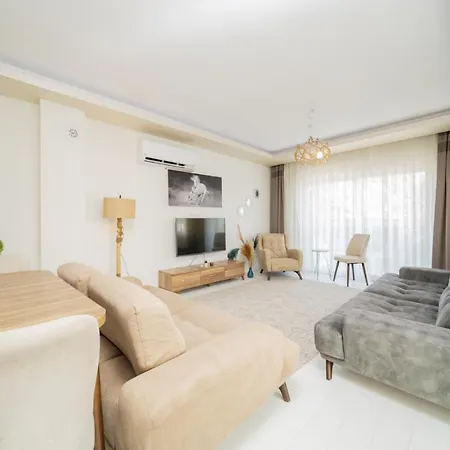 Charming Flat W Balcony 3 Min To 公寓 *